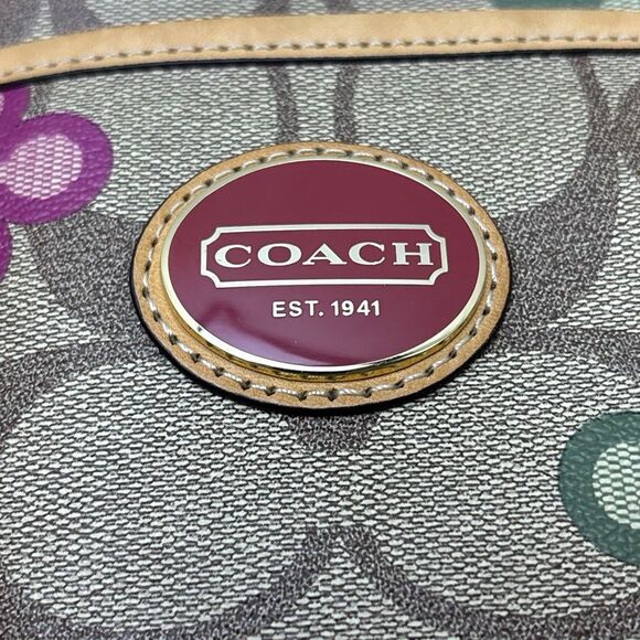 Coach F22226 Y2K Signature Payton Clover Tote (Tan/Signature/Multi) - Picture 9 of 11